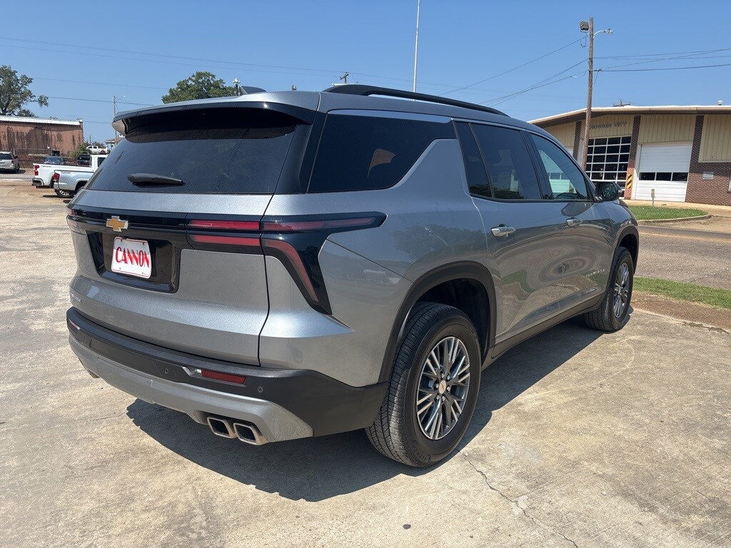 2025 Chevrolet Traverse photo 4