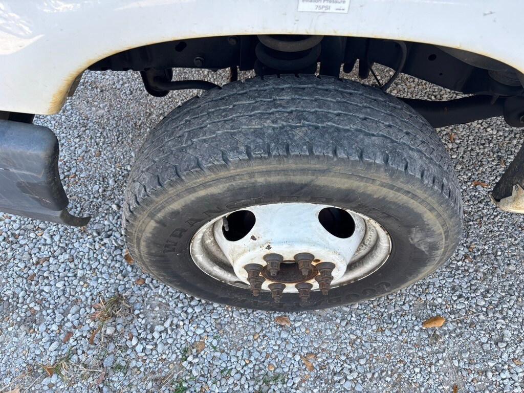 2015 Ford E-350 Base photo 2