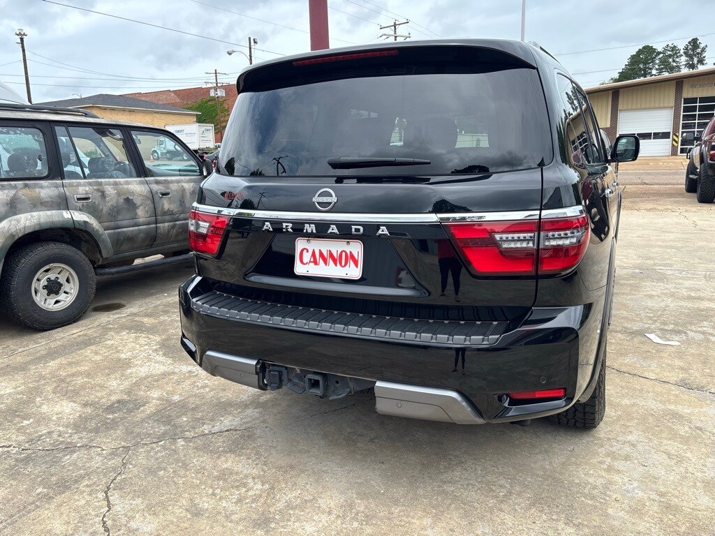 2023 Nissan Armada SV photo 3
