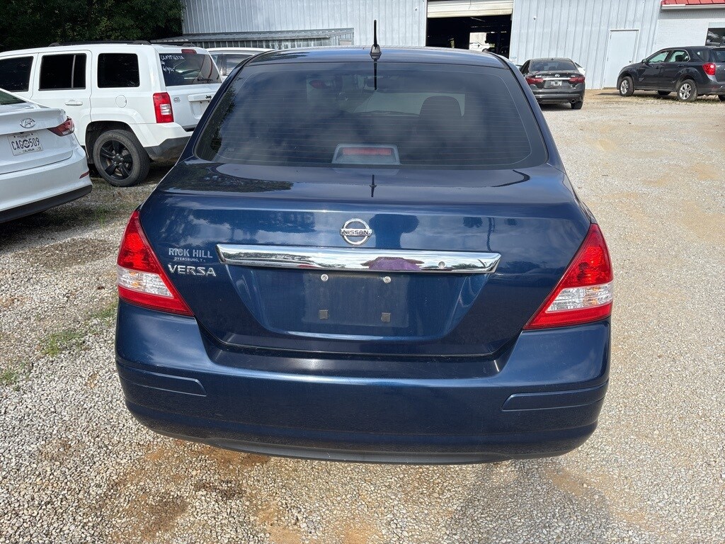 2008 Nissan Versa Sedan photo 3