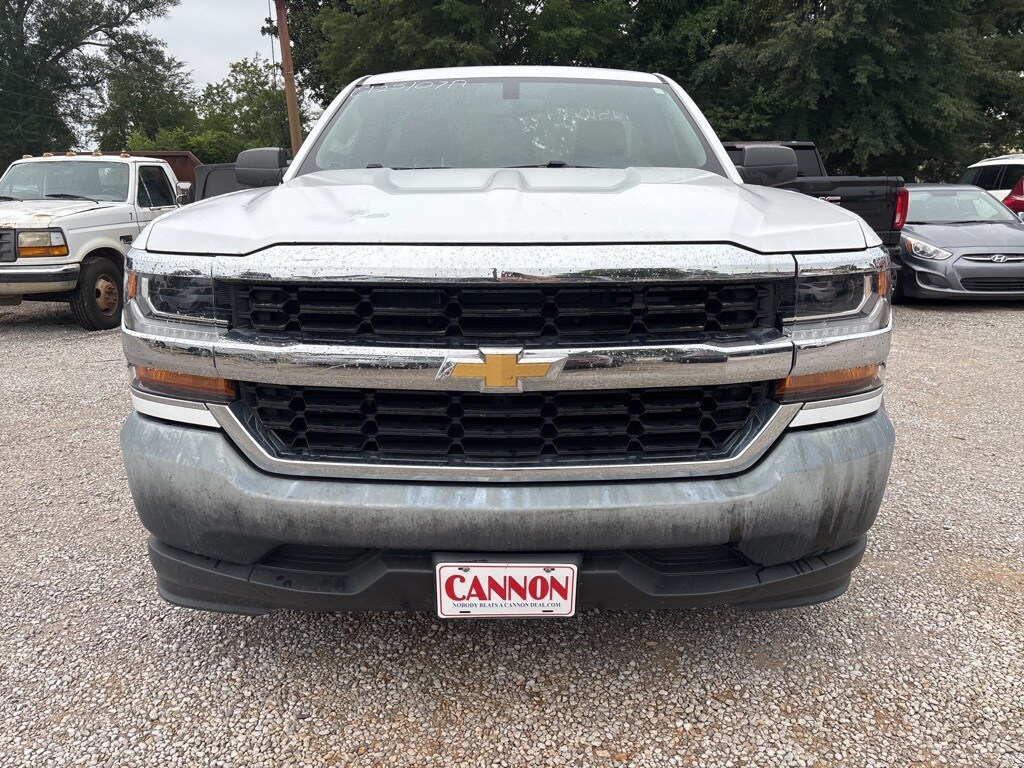 2018 Chevrolet Silverado 1500 photo 2