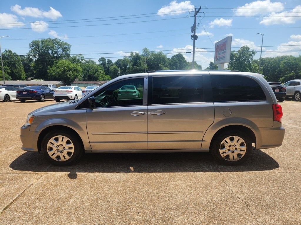 2017 Dodge Grand Caravan SXT photo 2