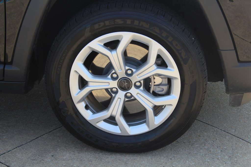 Used 2025 Jeep Compass Latitude SUV