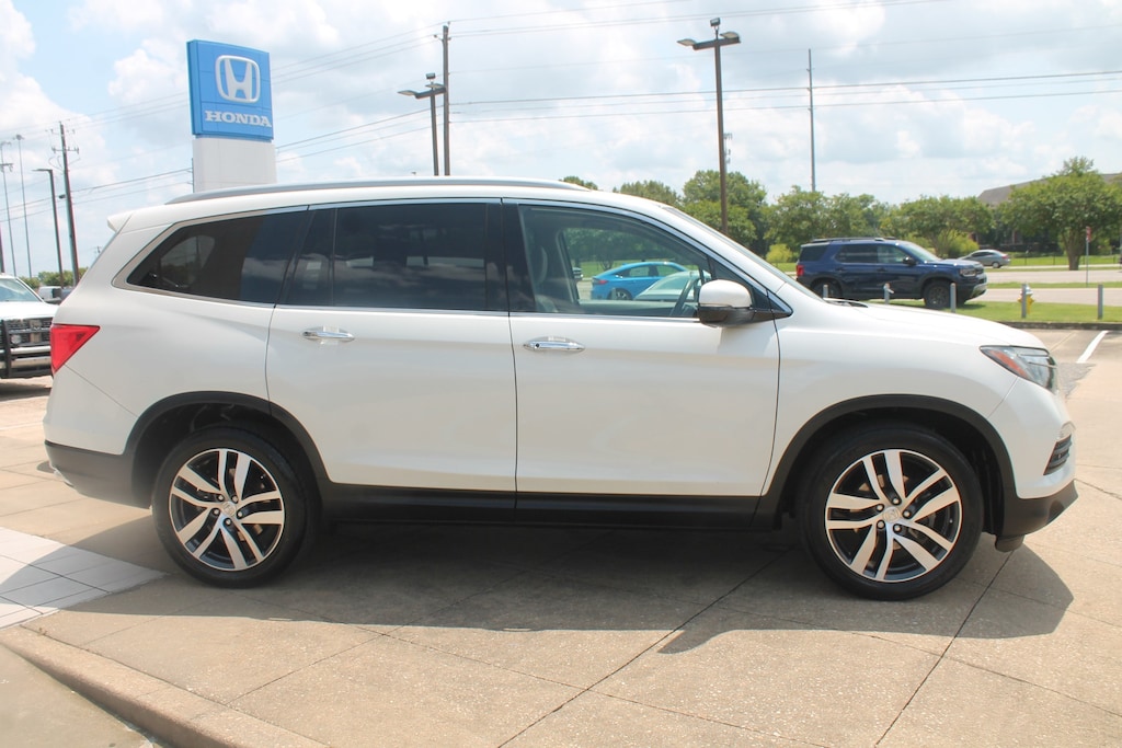 Used 2017 Honda Pilot Elite AWD SUV