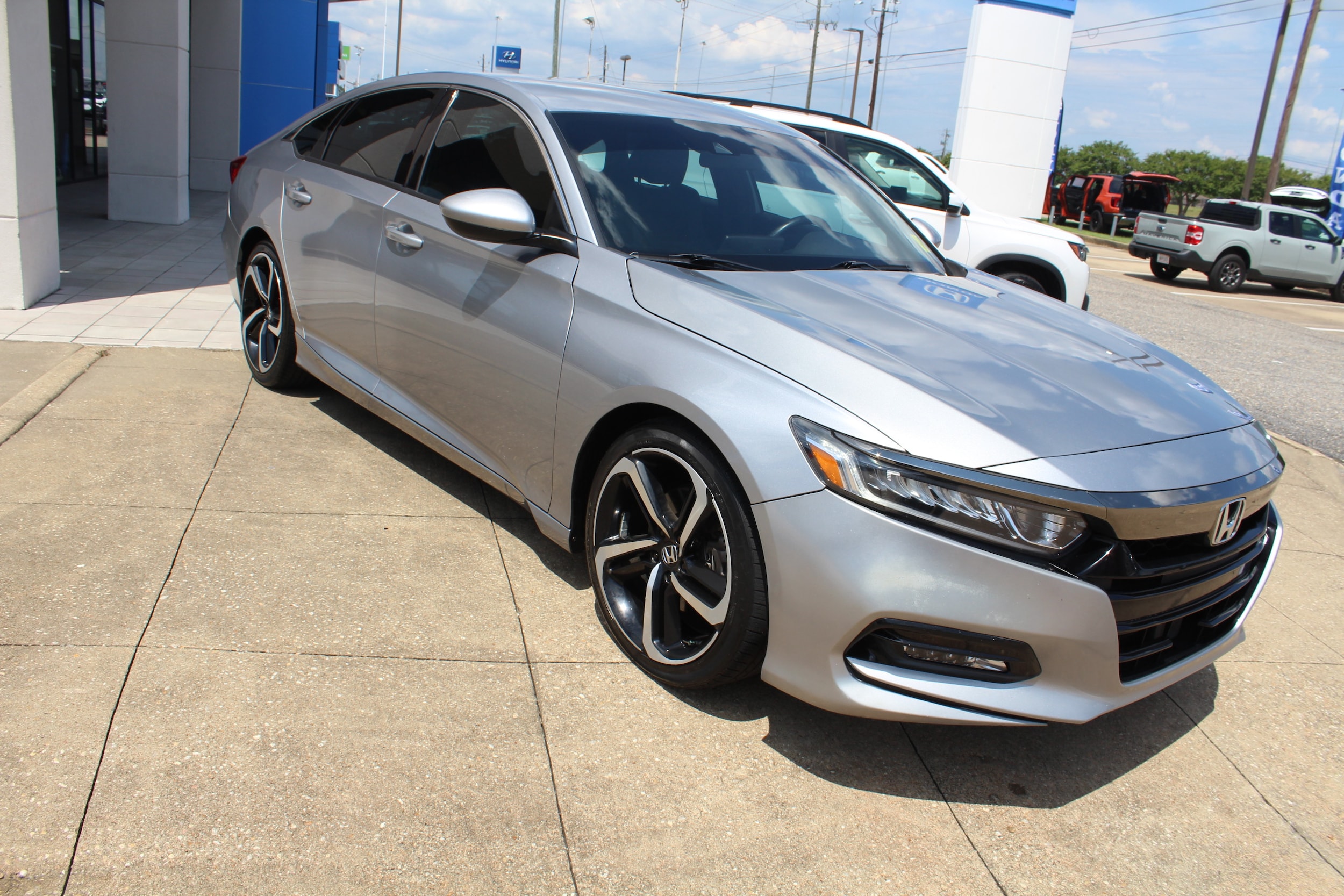 Lunar Silver 2018 Honda Accord Sedan Front-Wheel Drive Continuously Variable Transmission