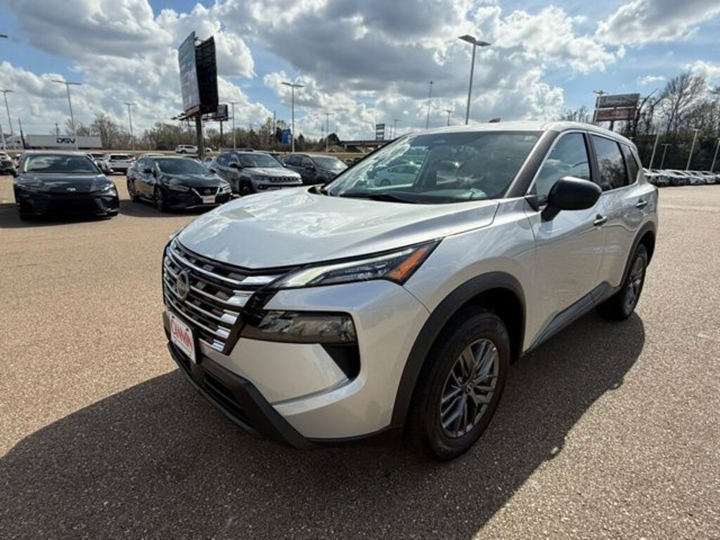 Used 2024 Nissan Rogue S SUV