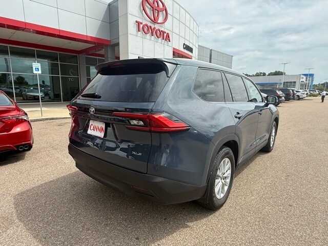 2024 Toyota Grand Highlander XLE photo 2