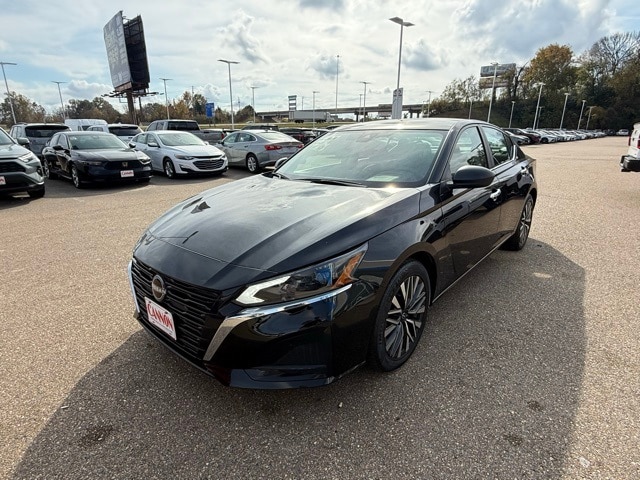 2024 Nissan Altima SV's photo
