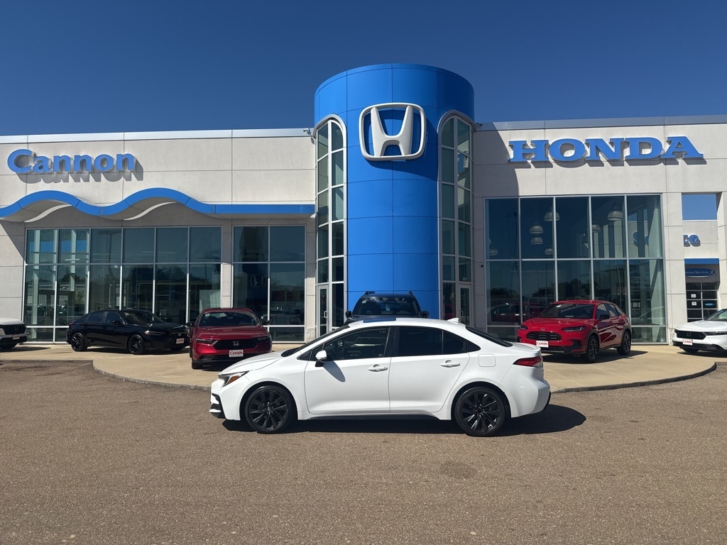 Used 2024 Toyota Corolla SE Sedan