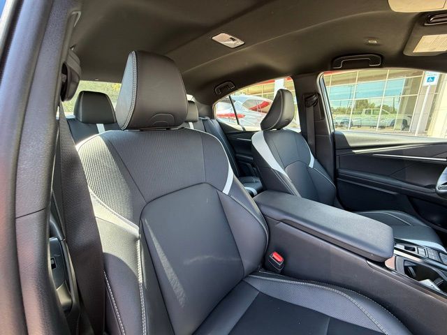 2025 Toyota Camry SE - Photo 39