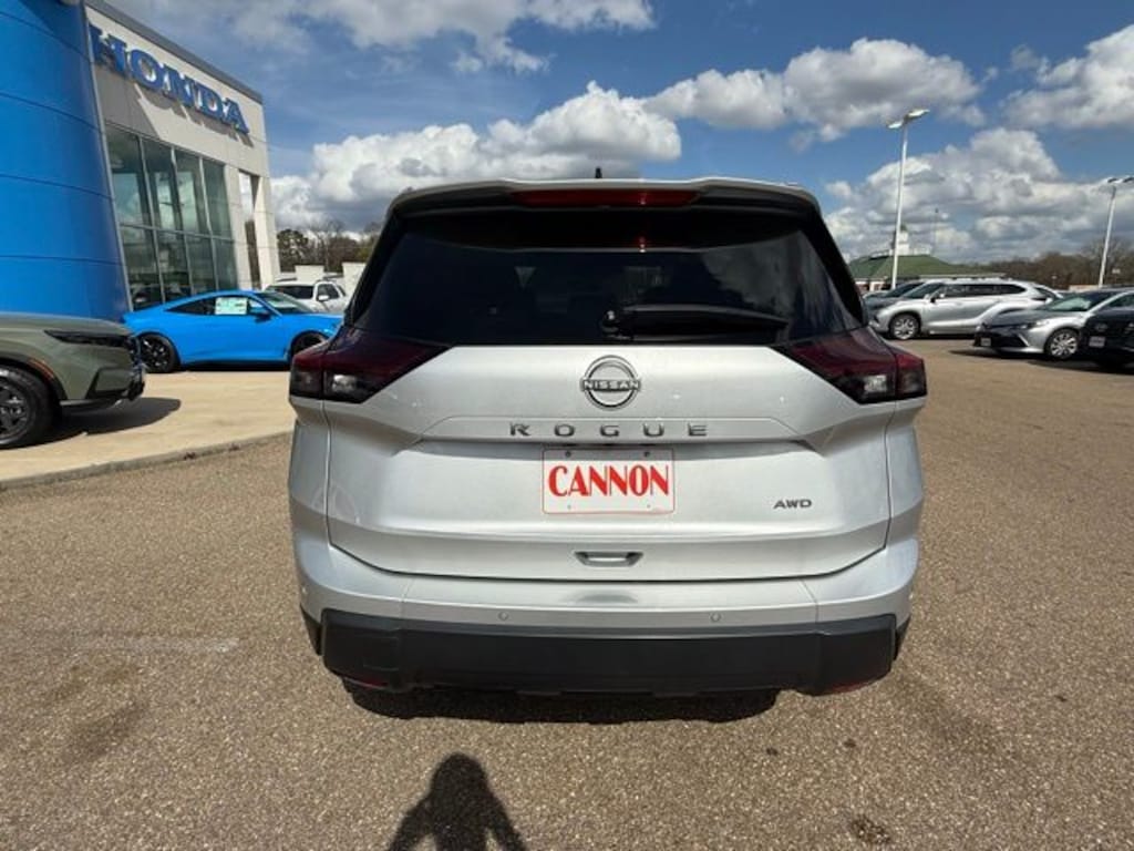 Used 2024 Nissan Rogue S SUV