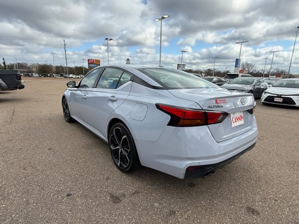 Used 2024 Nissan Altima 2.5 SR Sedan