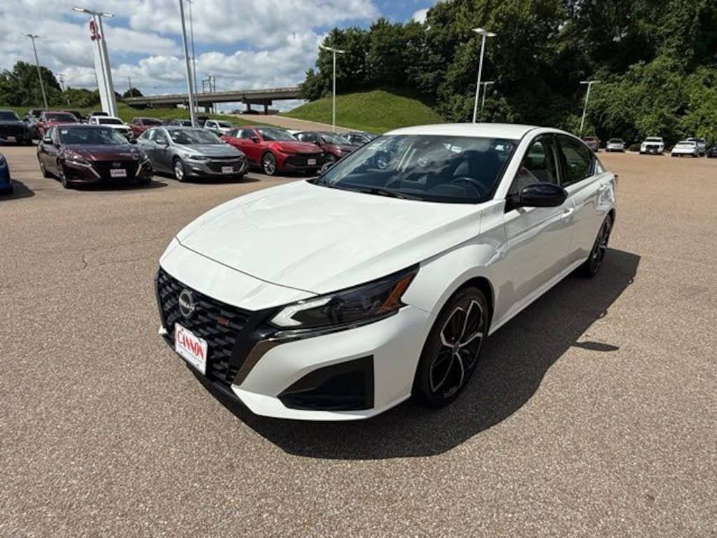 Used 2024 Nissan Altima 2.5 SR Sedan