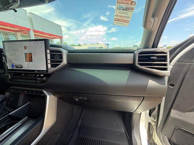2024 Toyota Sequoia SR5 - Photo 42