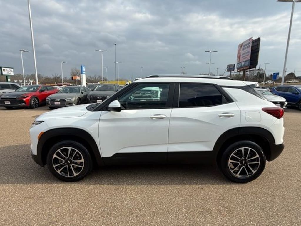 Used 2024 Chevrolet Trailblazer LT SUV