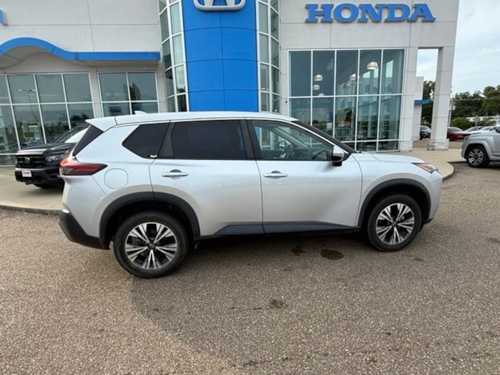 Used 2022 Nissan Rogue SV SUV