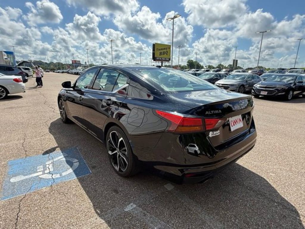 Used 2024 Nissan Altima 2.5 SR Sedan