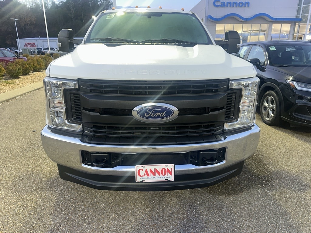 2019 Ford F-350 Super Duty XL's photo