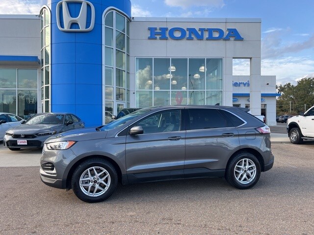 2024 Ford Edge SEL photo 2