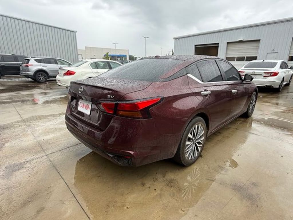 Used 2024 Nissan Altima 2.5 SV Sedan
