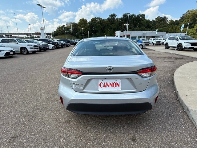 2023 Toyota Corolla LE photo 2