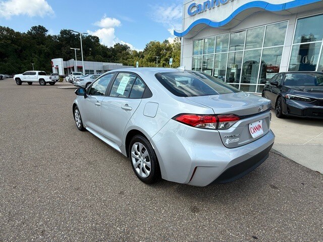 2023 Toyota Corolla LE photo 3