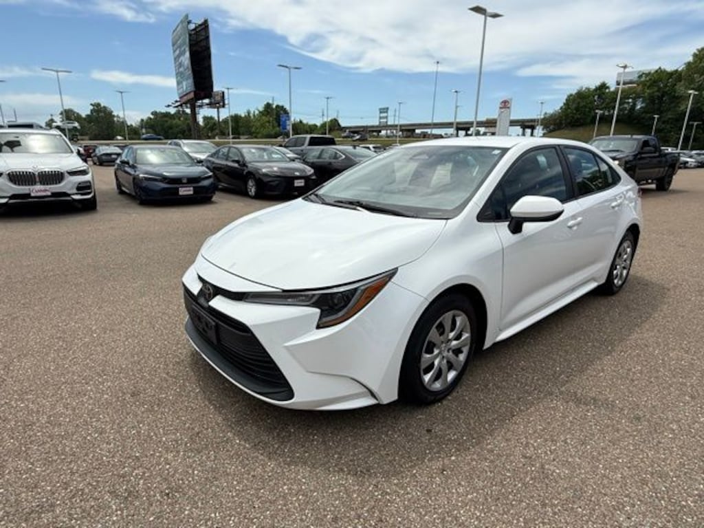 Used 2024 Toyota Corolla LE Sedan