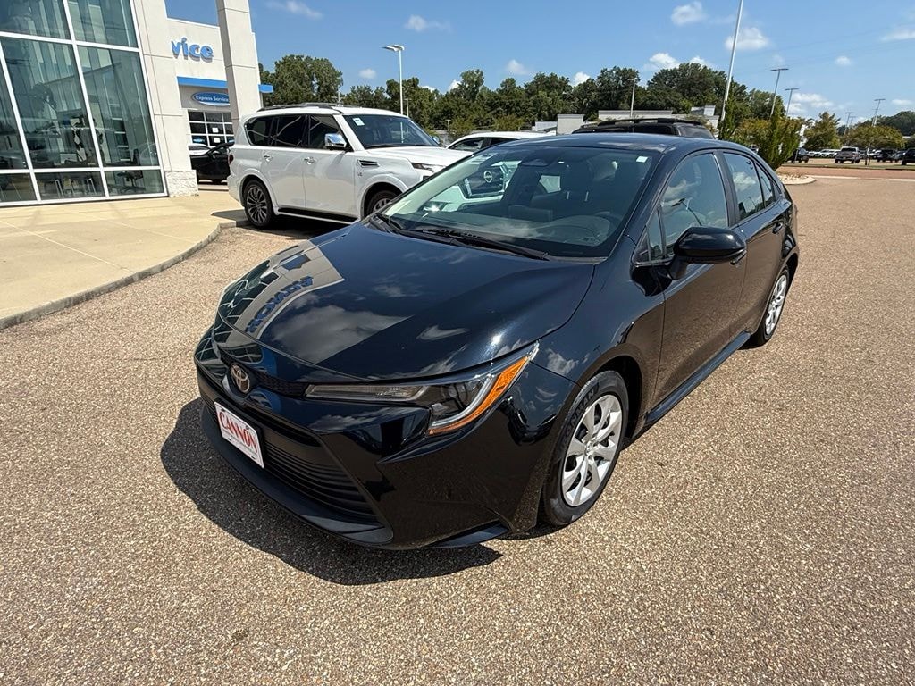 Used 2025 Toyota Corolla LE Sedan