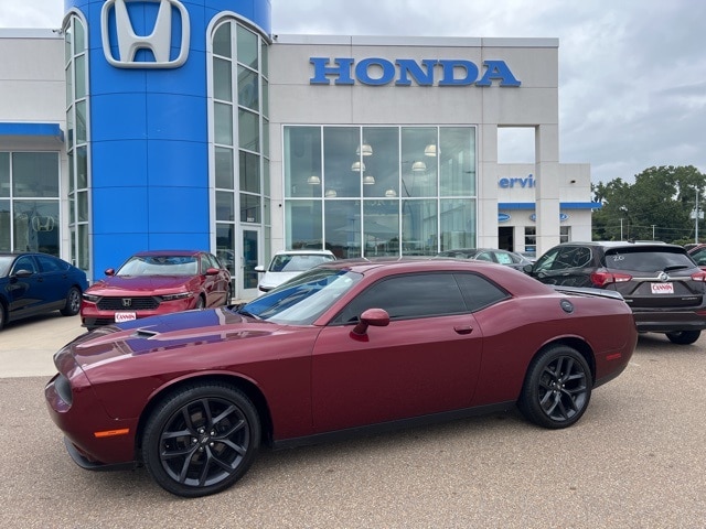 Used 2020 Dodge Challenger SXT with VIN 2C3CDZAG4LH139313 for sale in Vicksburg, MS