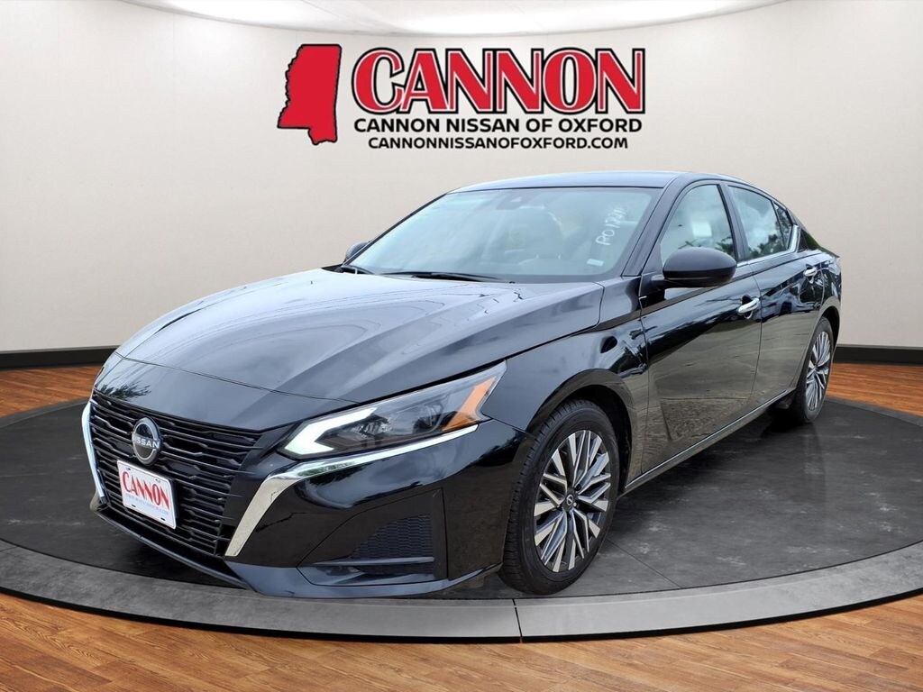 Used 2024 Nissan Altima 2.5 SV Sedan