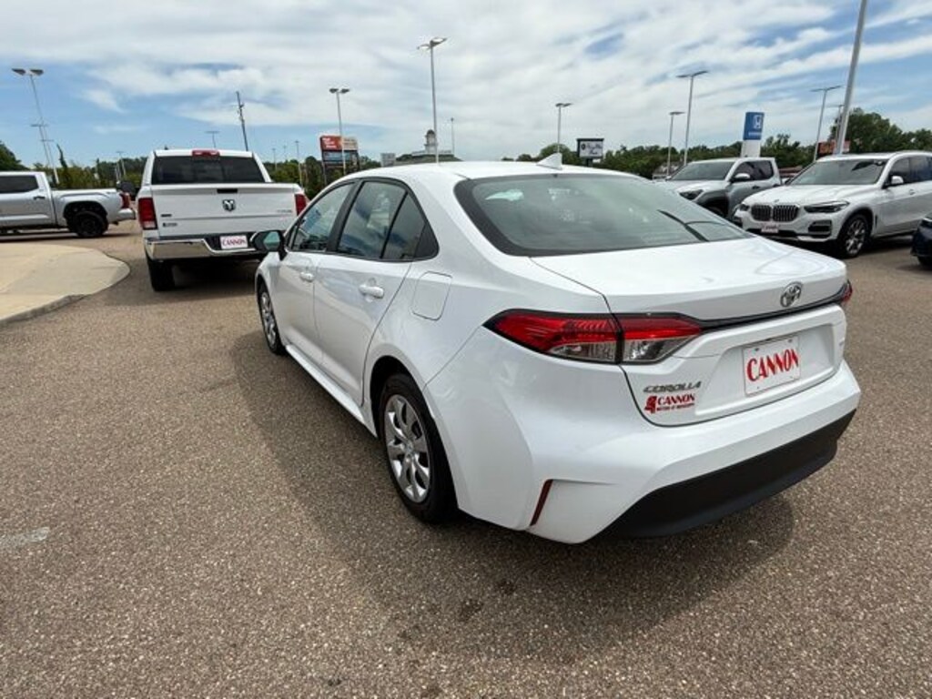 Used 2024 Toyota Corolla LE Sedan