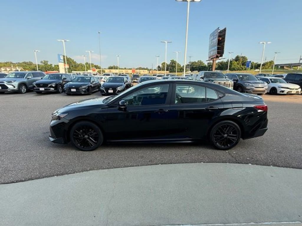 Used 2025 Toyota Camry SE Sedan