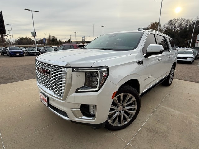 2022 GMC Yukon XL Denali's photo