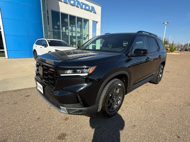 2025 Honda Pilot TrailSport's photo