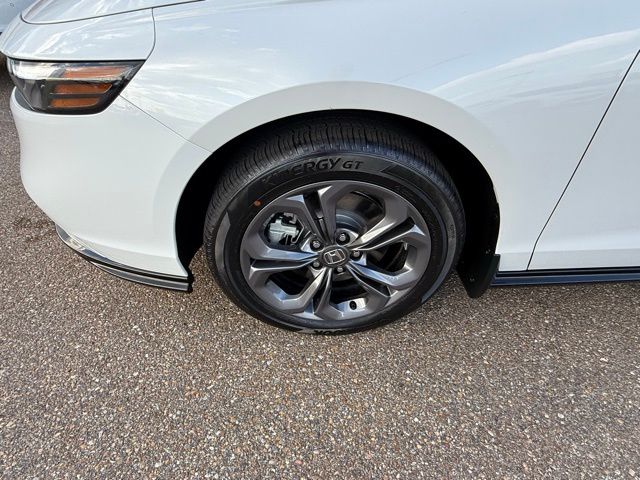 2025 Honda Accord Hybrid EX-L - Photo 11
