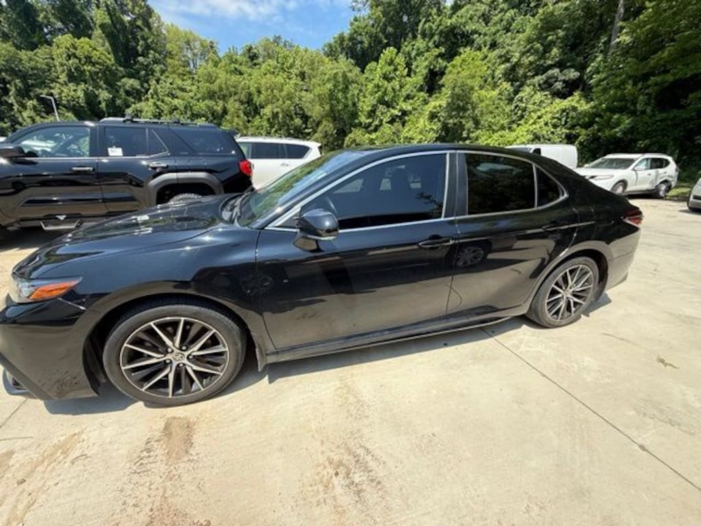 Used 2024 Toyota Camry SE Sedan