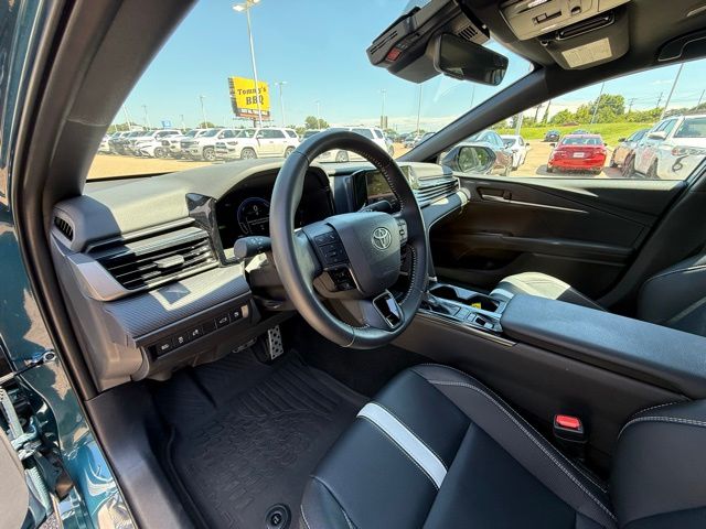 2025 Toyota Camry SE - Photo 11