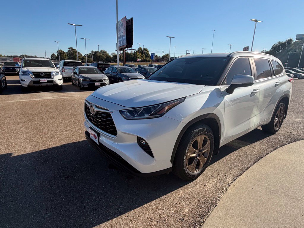 2023 Toyota Highlander Hybrid SUV 