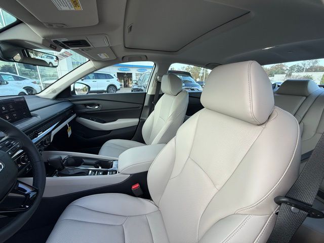 2025 Honda Accord Hybrid EX-L - Photo 13