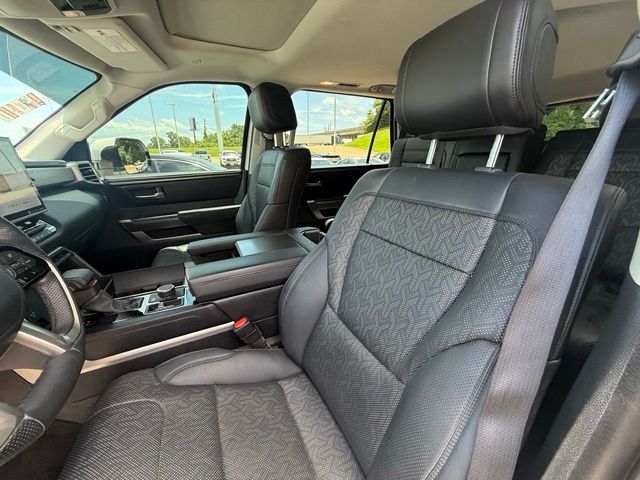 2024 Toyota Sequoia SR5 - Photo 16