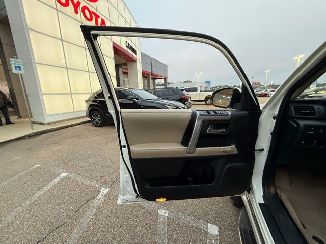 2018 Toyota 4Runner Limited - Photo 10