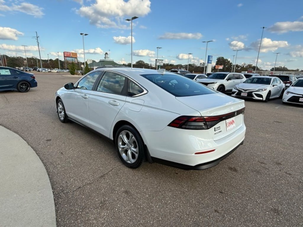 Used 2023 Honda Accord LX Sedan