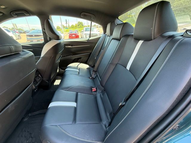 2025 Toyota Camry SE - Photo 30