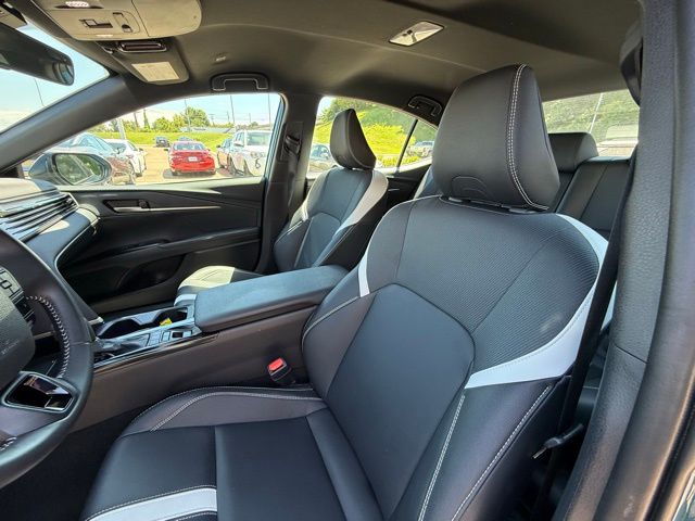 2025 Toyota Camry SE - Photo 16