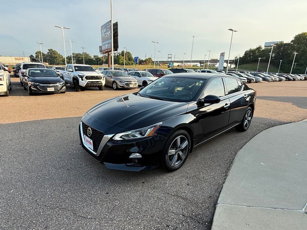 Used 2022 Nissan Altima 2.5 SL Sedan