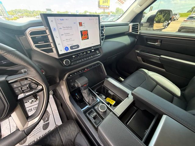 2024 Toyota Sequoia SR5 - Photo 22