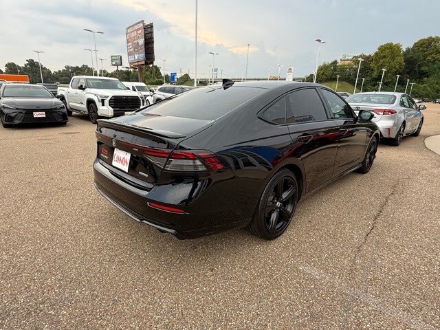 2024 Honda Accord Hybrid Sport-L photo 2