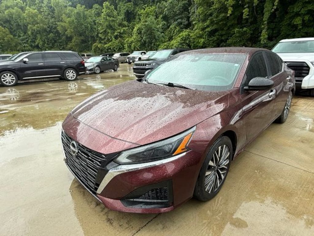Used 2024 Nissan Altima 2.5 SV Sedan