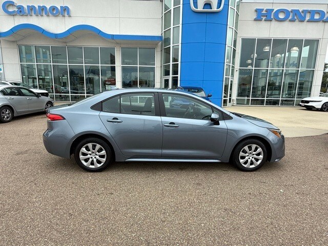 2023 Toyota Corolla LE photo 4