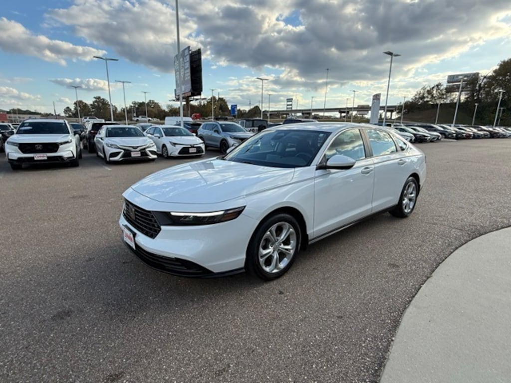 Used 2023 Honda Accord LX Sedan